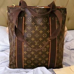 Lg authentic Louis vuitton bag